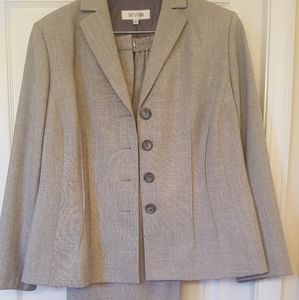 Women's Suit Studio Pant Suit 16 w